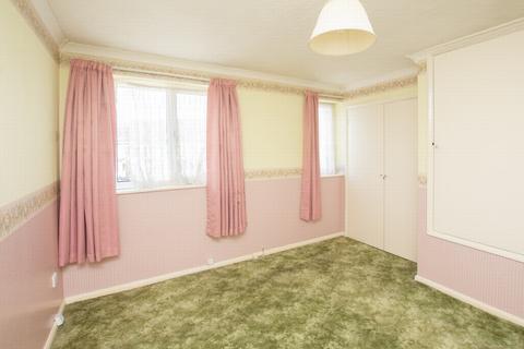 30 Pine Way, Folkestone, CT19 4QL