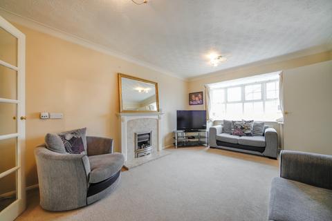 9 Cattlins Close, Cheshunt, Waltham Cross, EN7 5RD