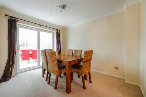 9 Cattlins Close, Cheshunt, Waltham Cross, EN7 5RD