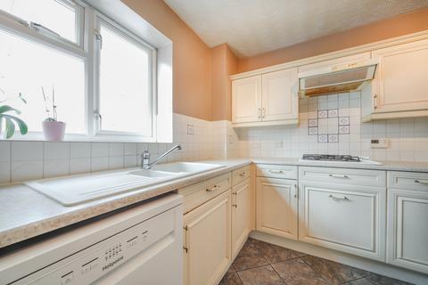 9 Cattlins Close, Cheshunt, Waltham Cross, EN7 5RD