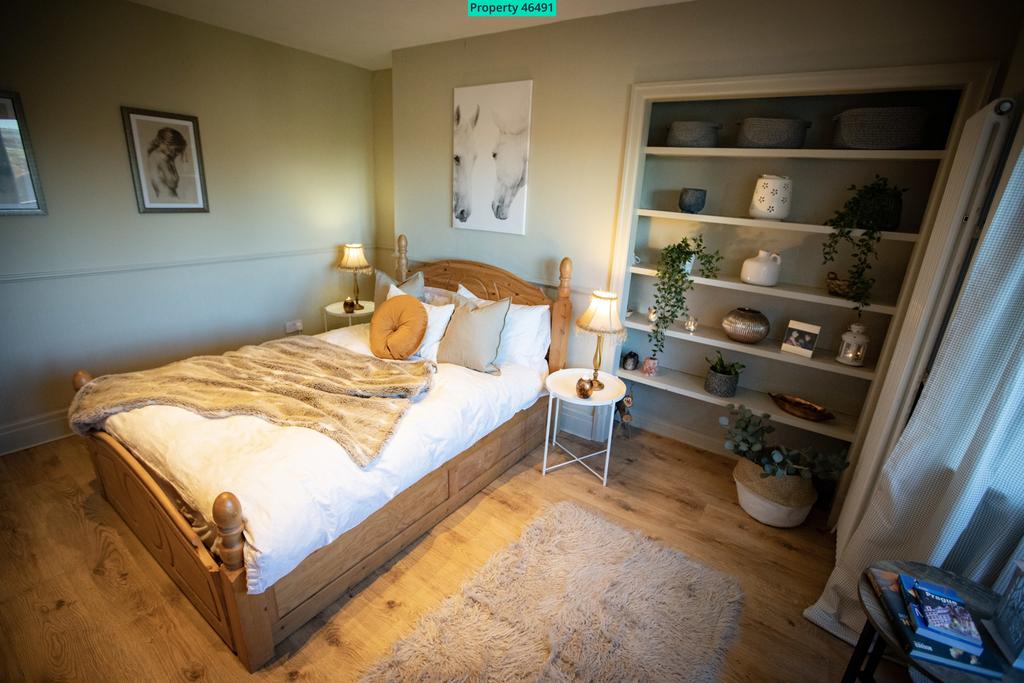 2nd bedroom showing