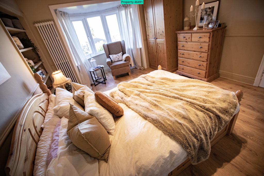 2nd bedroom showing