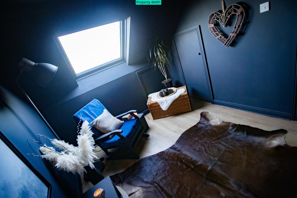 5th Bedroom showing