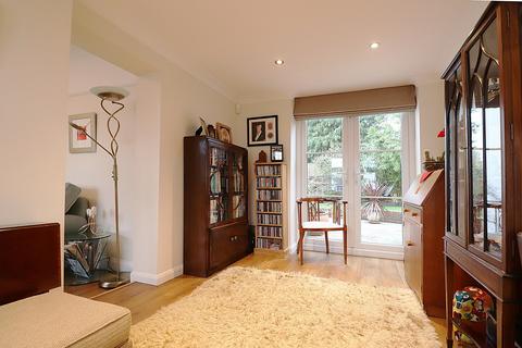 67 Rowan Walk, Bromley, BR2 8QW