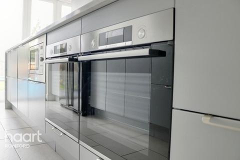 8 Fourth Avenue, Romford, RM7 0UA