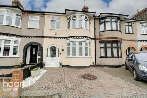8 Fourth Avenue, Romford, RM7 0UA