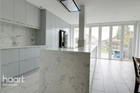 8 Fourth Avenue, Romford, RM7 0UA
