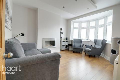 8 Fourth Avenue, Romford, RM7 0UA
