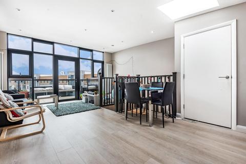 21, Watt Court Multi Way, London, W3 7NX