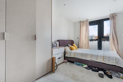 21, Watt Court Multi Way, London, W3 7NX
