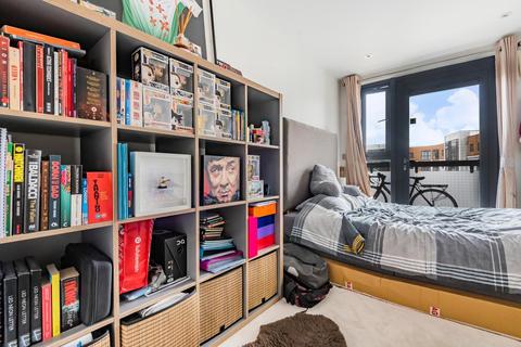 21, Watt Court Multi Way, London, W3 7NX