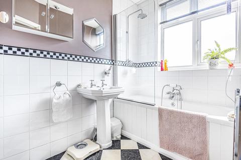 111 The Drive, Beckenham, BR3 1EF