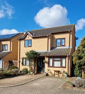 58 Ambleside Gardens, Gunthorpe, Peterborough, PE4 7ZY