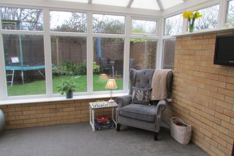58 Ambleside Gardens, Gunthorpe, Peterborough, PE4 7ZY