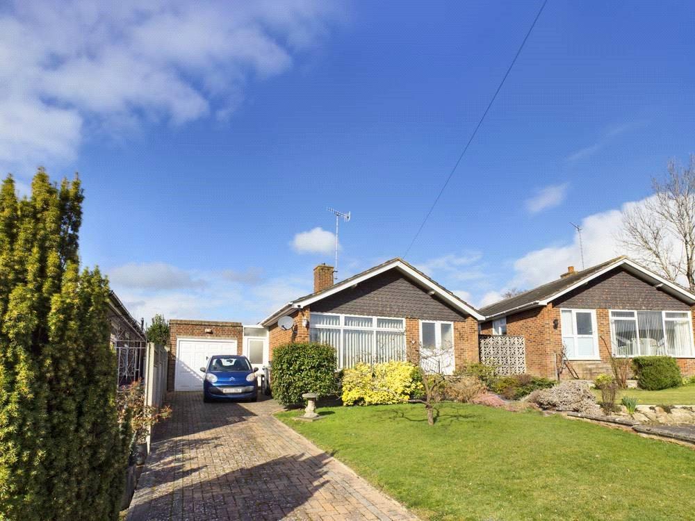 Merlin Close, Tonbridge, Kent, TN10 3 bed bungalow £425,000