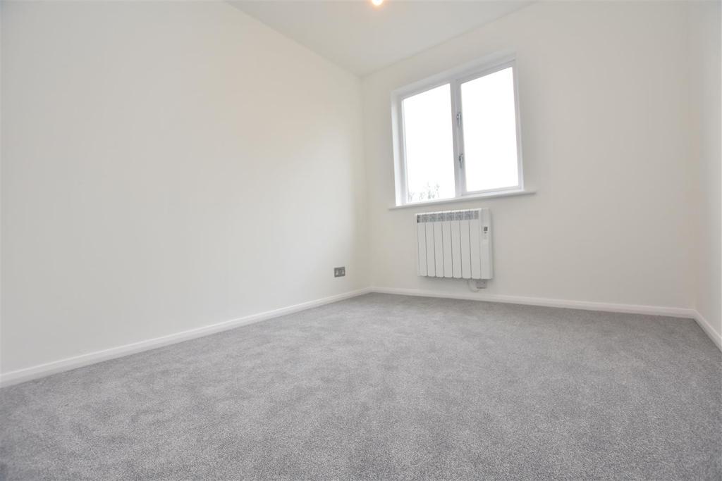 Tylersfield, Abbots Langley 2 bed flat £1,100 pcm (£254 pw)