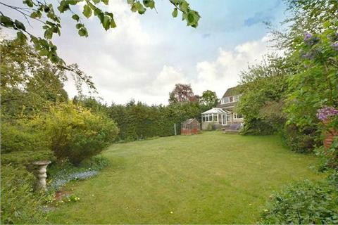 10 Fernhills, Hunton Bridge, Kings Langley, WD4 8PT