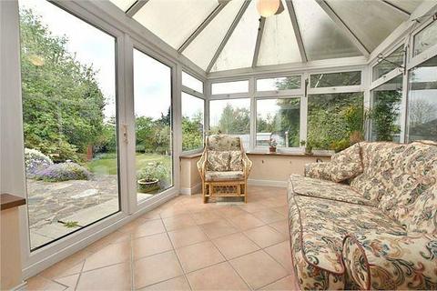 10 Fernhills, Hunton Bridge, Kings Langley, WD4 8PT