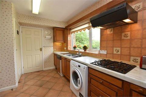 10 Fernhills, Hunton Bridge, Kings Langley, WD4 8PT