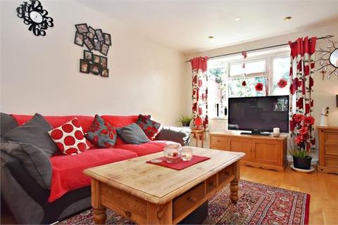 100 Jacketts Field, Abbots Langley, WD5 0EN