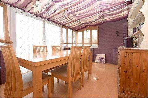 42 Adrian Road, Abbots Langley, WD5 0AQ