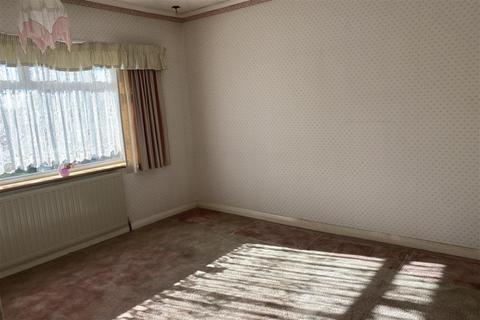 42 Upminster Road, Hornchurch, RM12 6PA