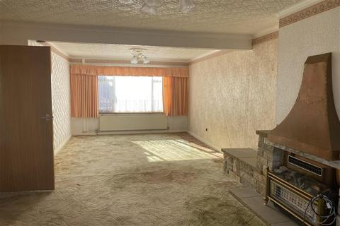42 Upminster Road, Hornchurch, RM12 6PA