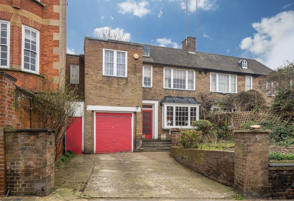 Pilgrims Lane, Hampstead, London, NW3 3 bed semidetached house