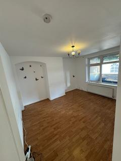 1 bedroom flat to rent, Halbutt Street,  Dagenham, RM9