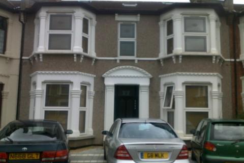 1 bedroom flat to rent, 30 Norfolk Road,  Ilford, IG3