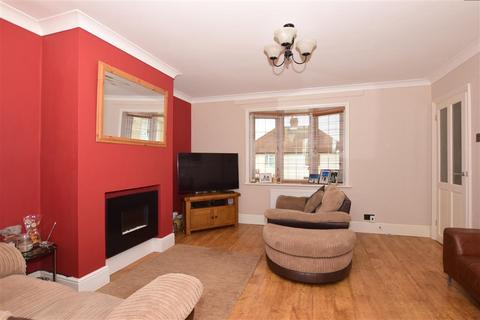 13 Ash Road, Rochester, ME2 2JL