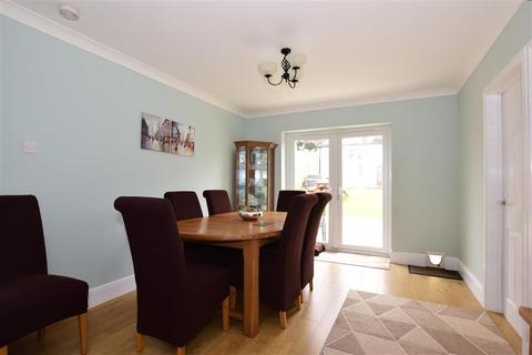 13 Ash Road, Rochester, ME2 2JL