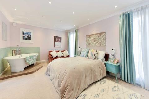 18 Loveday Road, London, W13 9JS