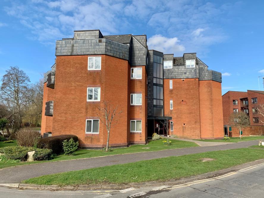 Allenview Road, Wimborne, Dorset, BH21 1UW 2 bed apartment £240,000
