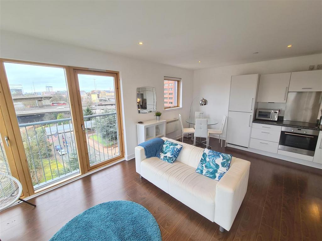 490 Argyle Street, Flat 6/4, City... 2 bed apartment £1,250 pcm (£288 pw)