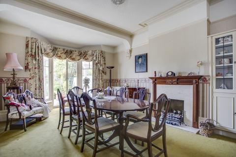 19 Nower Hill, Pinner, HA5 5QR