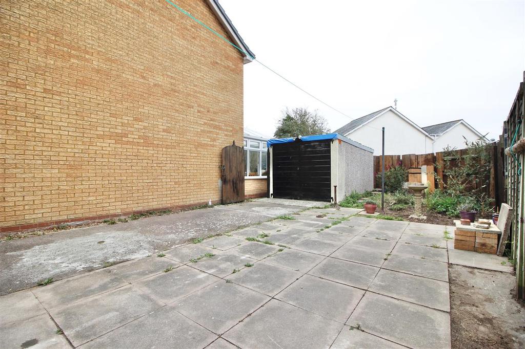 Detached Garage