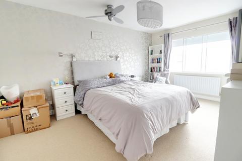 35 Hocknell Close, Wootton, Northampton, NN4 6AZ