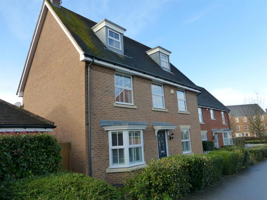 Rose Walk, Sittingbourne, ME10 5 bed detached house £475,000