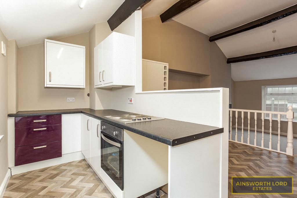 Bolton Road, Whitehall, Darwen 2 bed apartment £625 pcm (£144 pw)