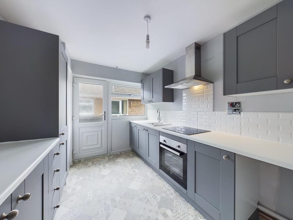 Appleton Way, Bentley 3 bed detached bungalow £185,000