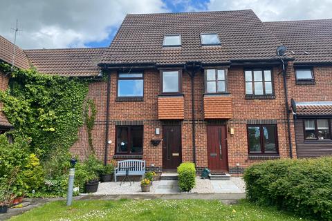 18 Dairymans Walk, Guildford, GU4 7FE