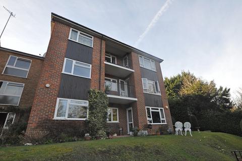 2 bedroom apartment to rent, Kenley