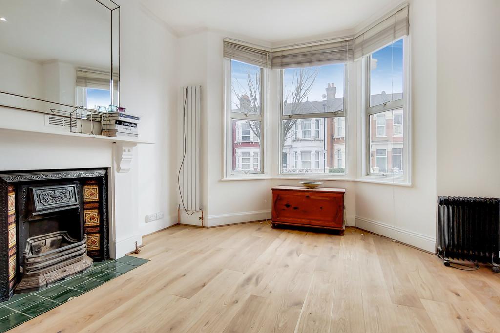 Buchanan Gardens, Kensal Rise NW10 2 bed apartment £625,000