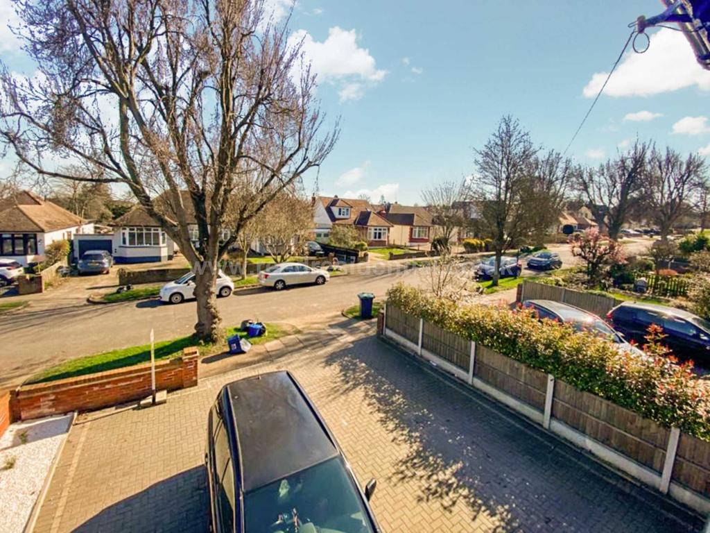 Somerset Avenue, Westcliff On Sea 5 bed house £625,000