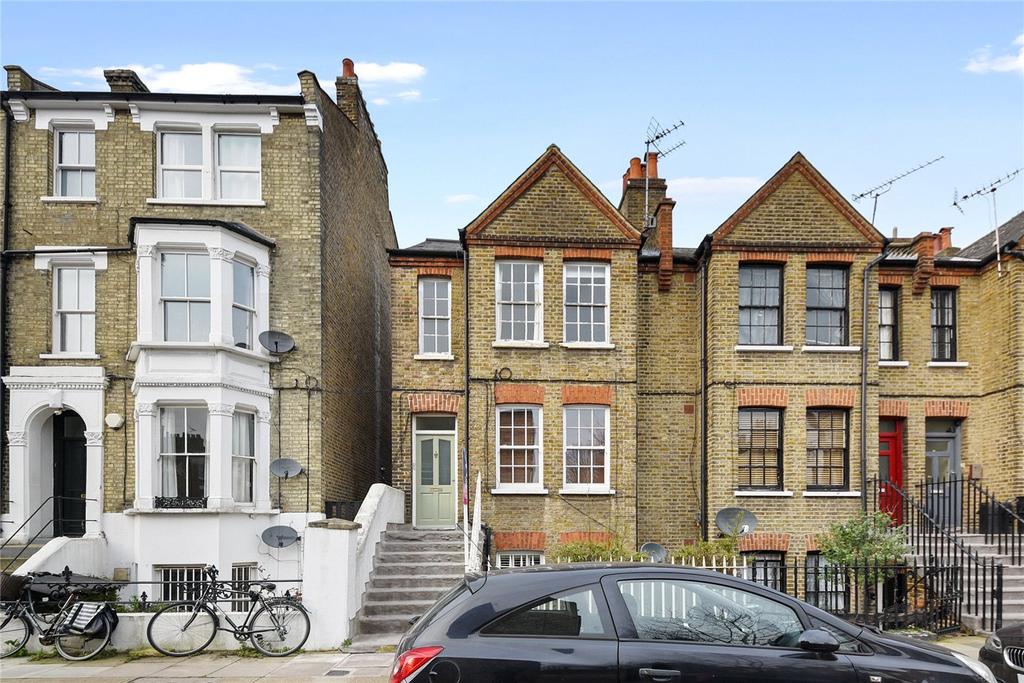 Goodwin Road, London, W12 2 bed flat £485,000