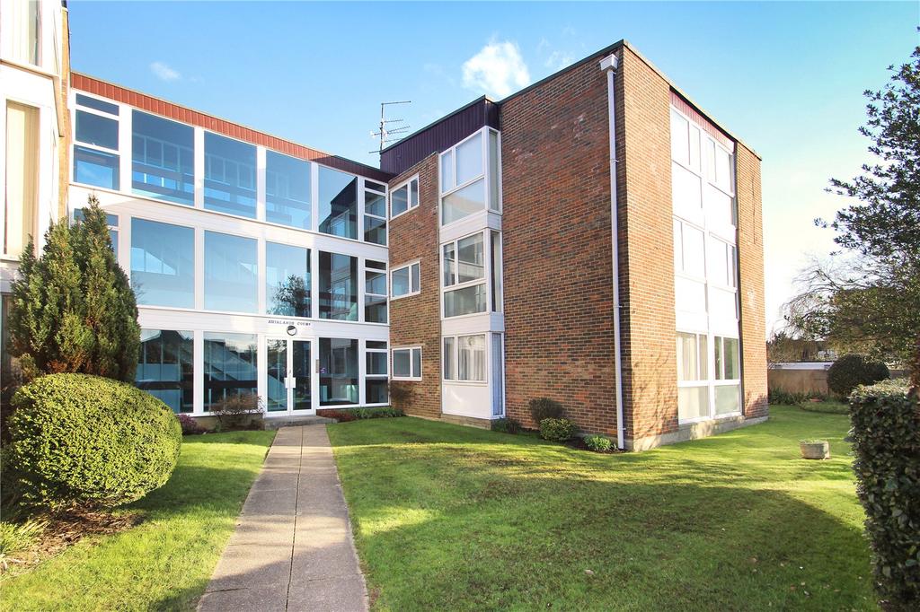 Sea Avenue, Rustington, Littlehampton 2 bed apartment £230,000