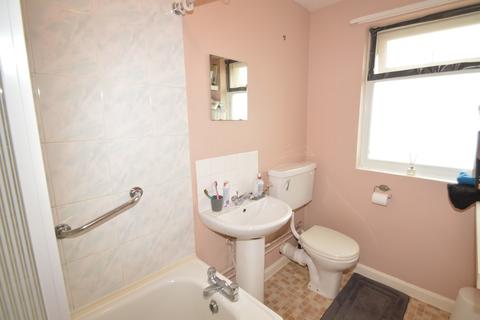 64 Kinder Close, London, SE28 8HG