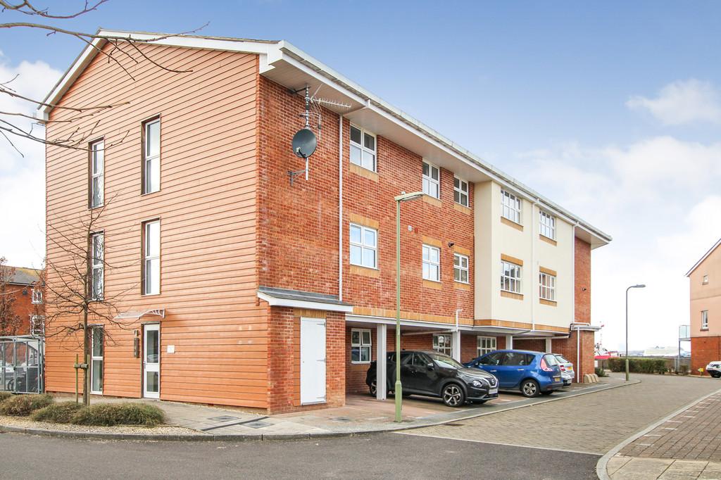 Harbour View, Hythe 2 bed ground floor flat for sale £240,000