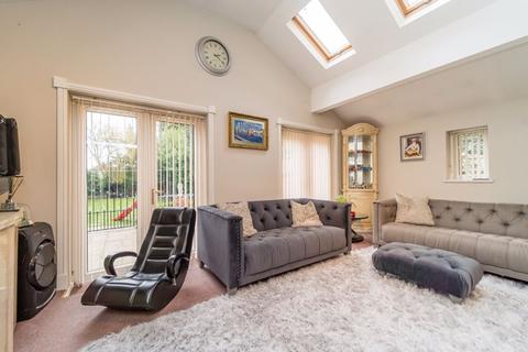 138 Codsall Road, Wolverhampton, WV6 9QH